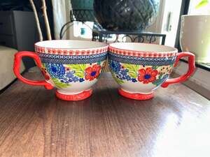 2 Pioneer Woman Dazzling Dahlias ceramic mugs